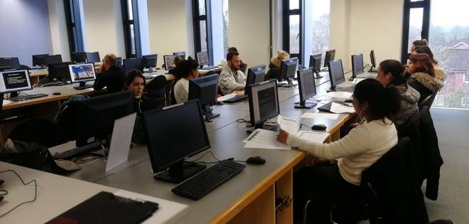 Etudiants de l'IFITS dans la salle informatique de l'université de Cork