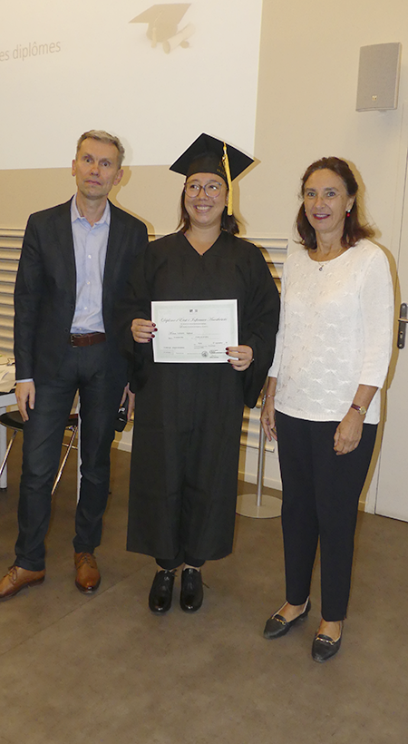 etudiante diplomee ceremonie de repise des diplomes IADE