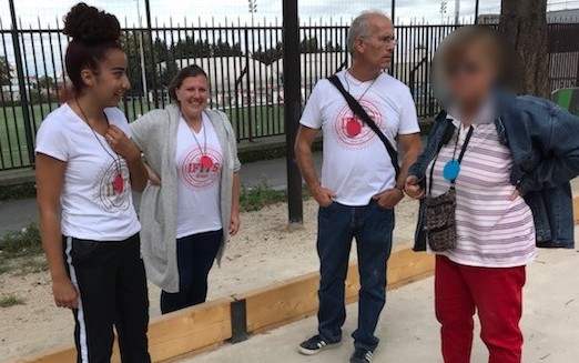 Echanges au tournoi de pétanque