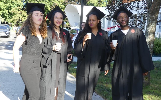 Groupe de nouveaux diplômés