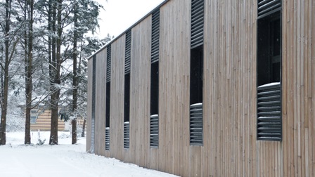 Très grand amphithéâtre sous la neige